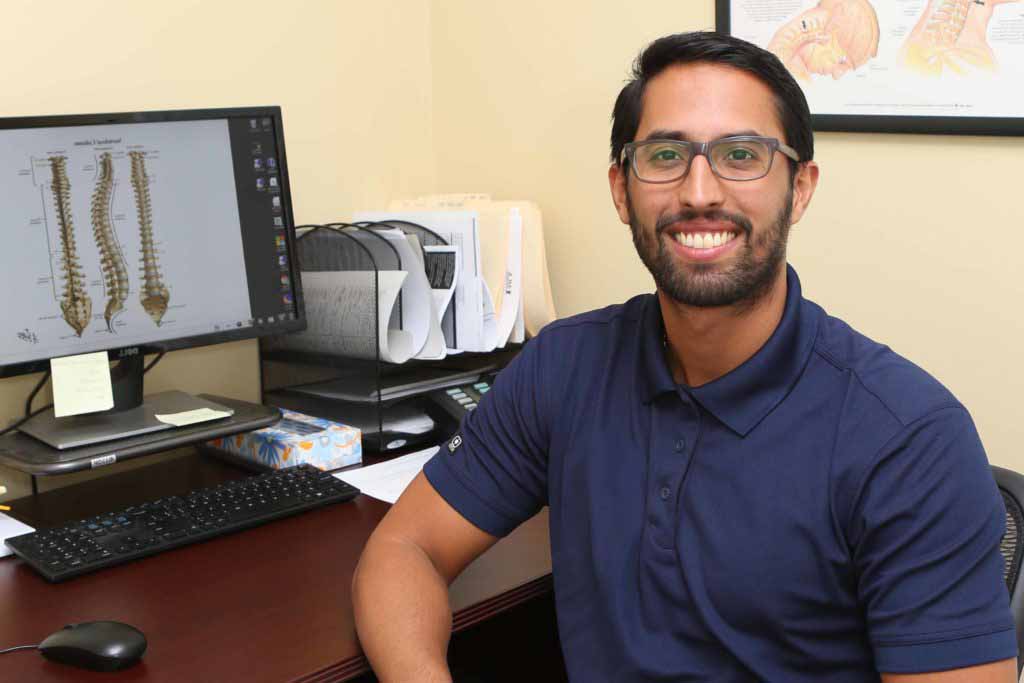 Chiropractic Treatment for Back Injuries and Car Accidents AICA Conyers