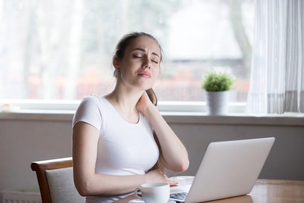 Text Neck Symptoms, Diagnosis, and Treatment AICA Conyers